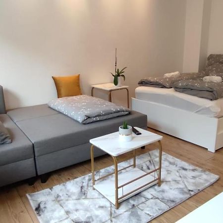 Privatzimmer-2 In Ruhiger Lage 9Min Von Hbh Nürnberg Exteriör bild
